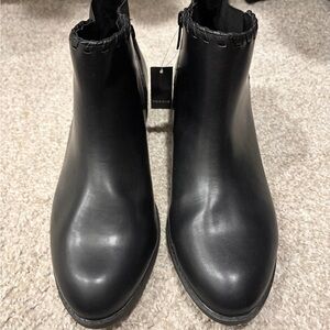 Torrid Black Smooth Ankle Booties with Stitch Trim